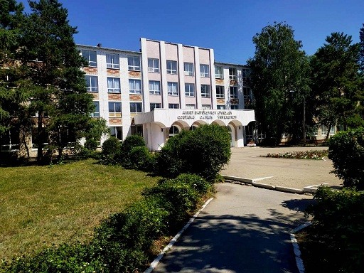 Площадь перед зданием СХИ в Костанае